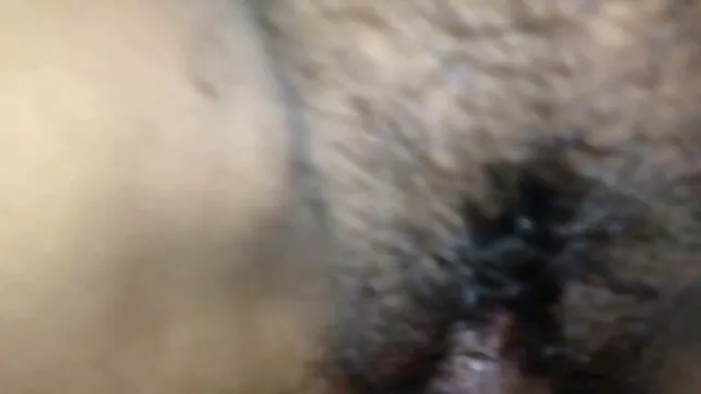 黑色有2个白公鸡 莉娜的插头肛门