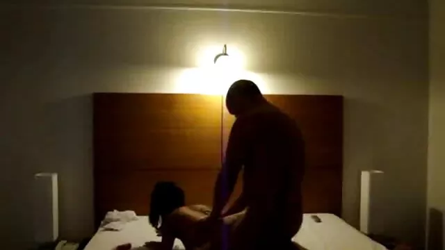 你的丈夫大黄蜂是当你的妻子在工作。 幕后铸造肛门