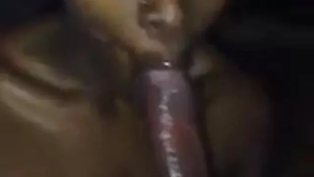 我撕开它像一个厕所在浴室 肛交电影