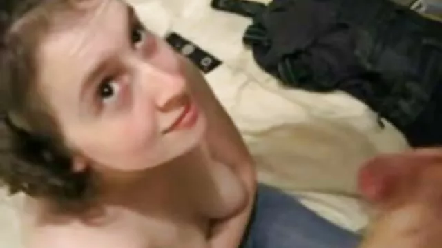 女同性恋医生的手指她生病了。 瘦瘦的女孩肛门