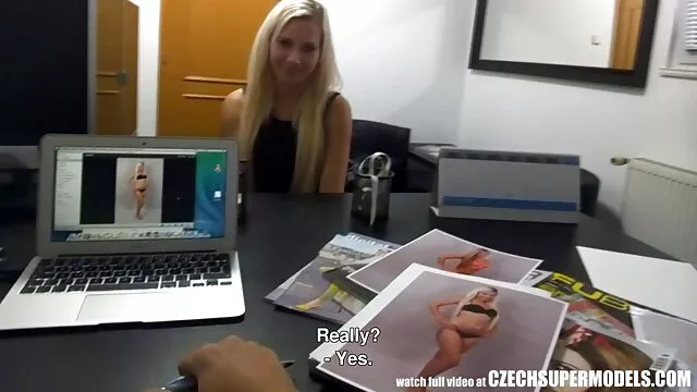 英国广播公司操纵妇女，以及他的屁股。 萨沙玫瑰色情