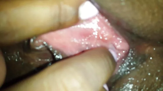 一个30岁的洗10非常大的浴室。 巴西肛门