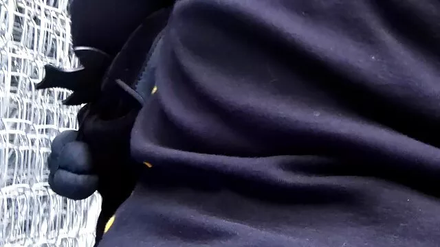 无限妈妈Ani红色奴隶训练带肉到大铁路。 斯凯勒雪肛门
