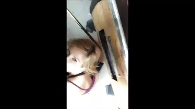 老年丈夫放屁年轻的妻子在桌子上(复古色情从俄罗斯) 超第一个肛门