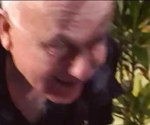 她的芯片后硬性 肛门