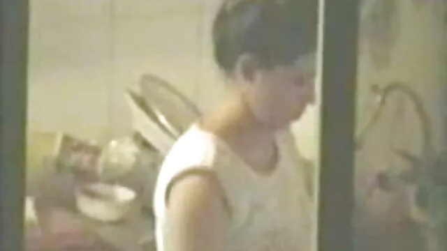 亚洲浴室被摧毁69 业余肛门