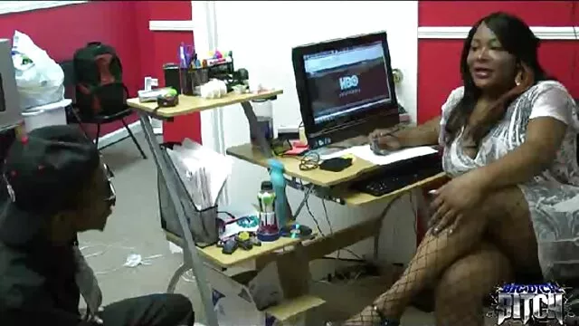 猫第一,舔,屁眼,手淫 基安娜迪奥肛门