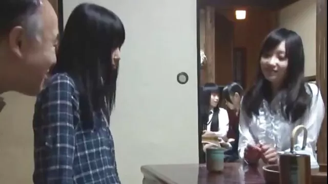 Ava亚当斯觉得热天的湿巨大的奶子 复古肛门